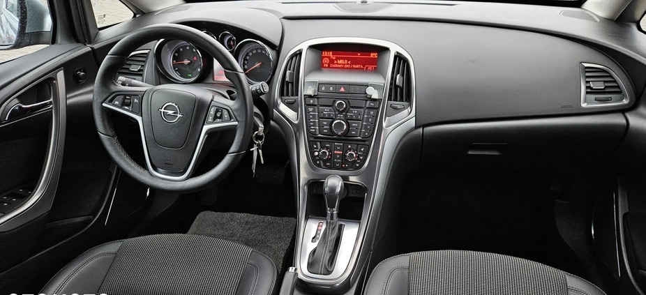 Opel Astra cena 33000 przebieg: 110883, rok produkcji 2012 z Darłowo małe 301